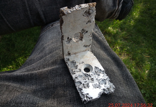 Aluwinkel mit Lochfraß